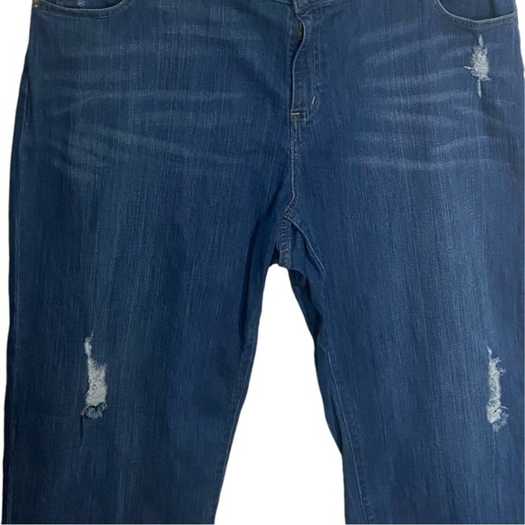 Michael Kors Distressed‎ Boyfriend Jean - Picture 2 of 10